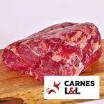 lomo vetado sobre tabla de madera 